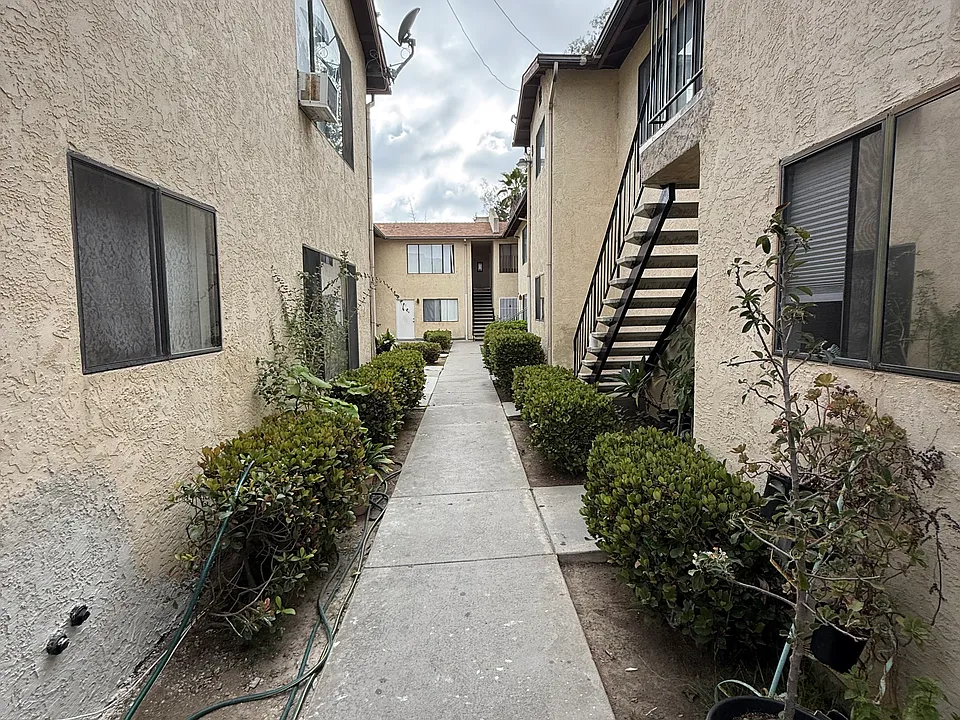 2034 Canyon Dr #14