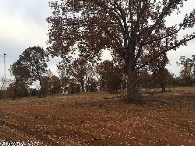 2nd image of 200 Artesia Ln