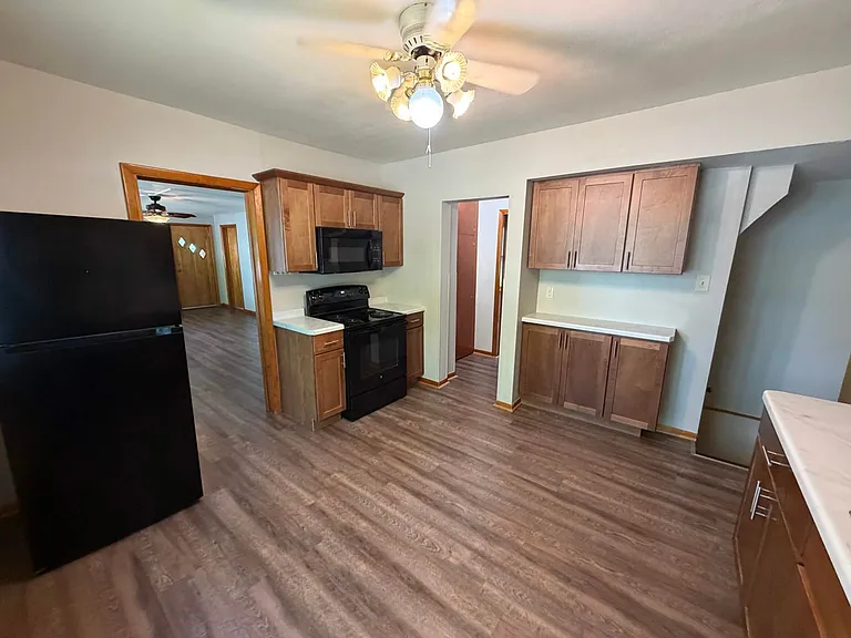 704 Gilbert St — Photo 2