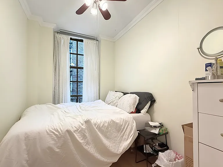 509 E 77th St #3L — Photo 5
