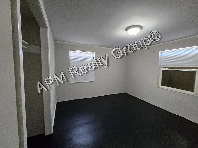 2715A Howell Ave — Photo 4
