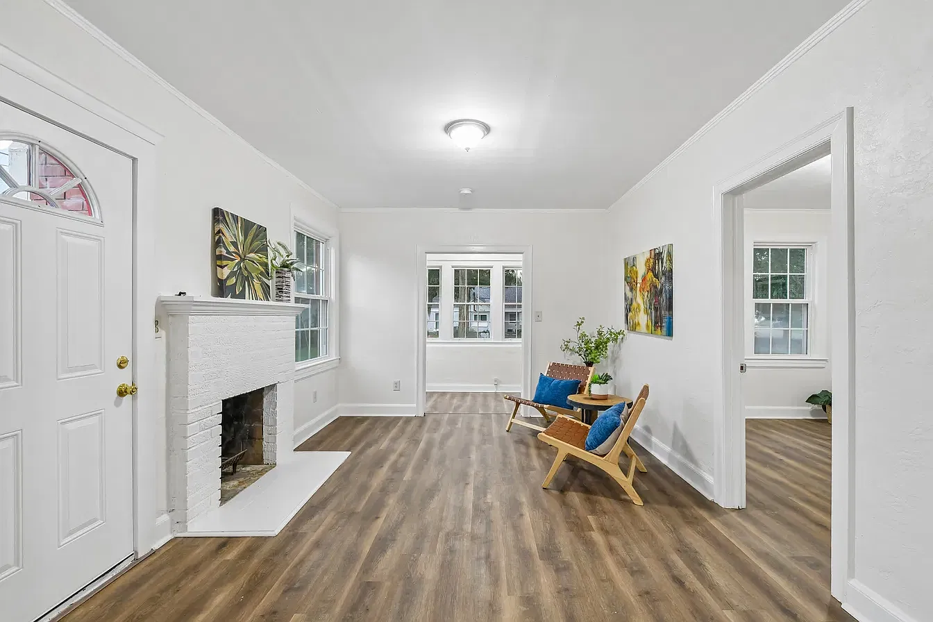 3 bed, 1157 sqft, $1,895 — Photo 3