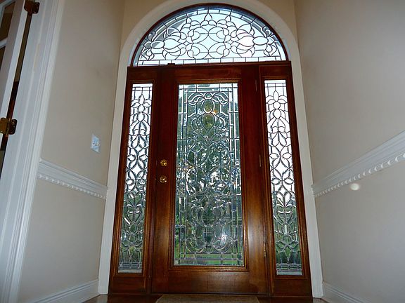 Foyer with leaded glass entryway