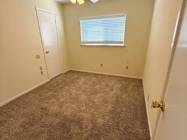 10555 Walnut Glen Dr — Photo 14