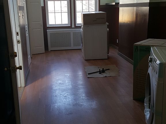 3rd image of 502 Flatbush Ave