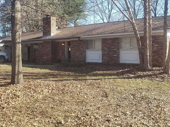 2201 Maple Dr, Starkville, MS 39759