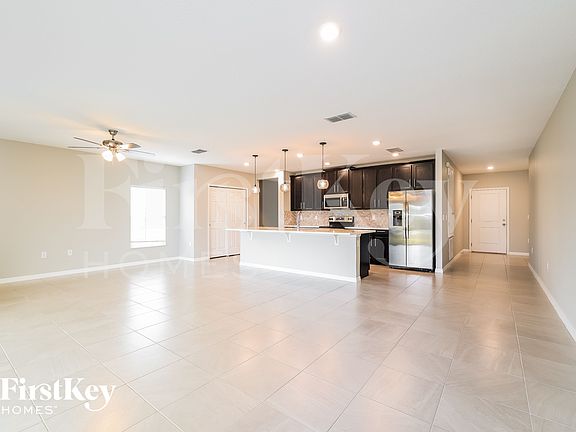 3rd image of 626 Campo Ln