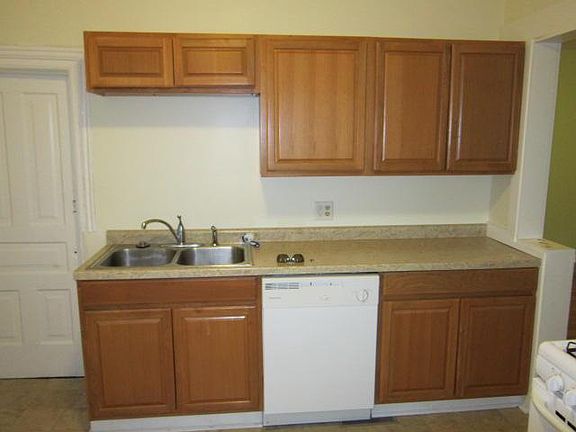 3rd image of 1758 Coit Ave NE #1