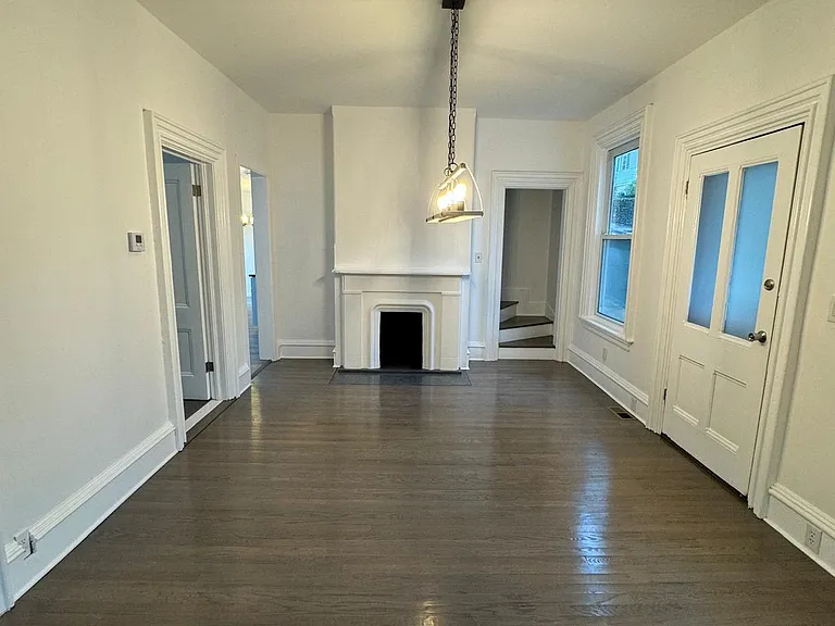 323 N Main St — Photo 1