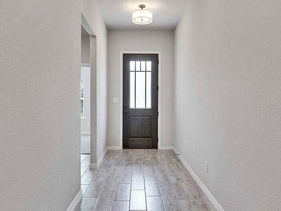 4th image of 160 Sangaree Dr #T2