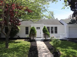 20 Bronx Ave, Central Islip, NY 11722