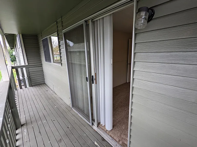 Royal Crest Townhomes — Photo 72