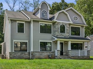 82 Delmore Ave, Berkeley Heights, NJ 07922