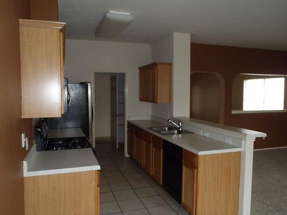 4th image of 2662 Bradley Ln