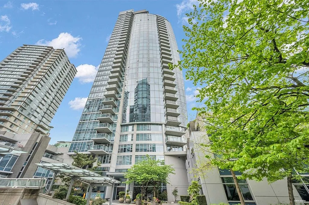 2 bed, 1258 sqft, $5,300 — Photo 1