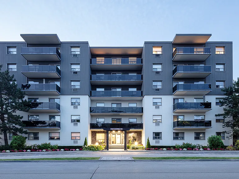 2300 Marine Dr — Photo 9