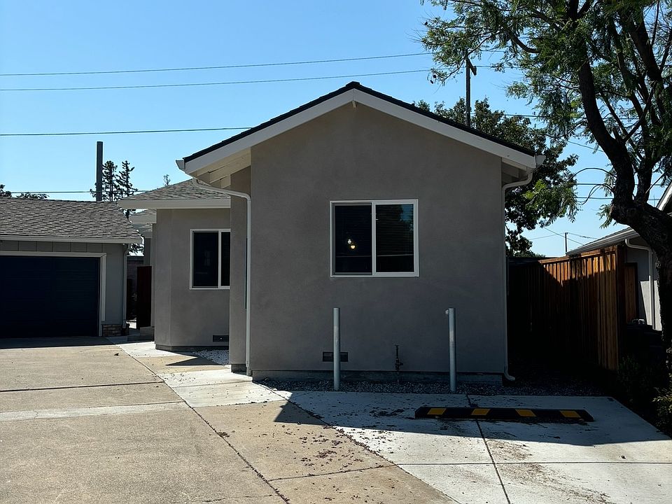 1st image of 148 Oakmont Way