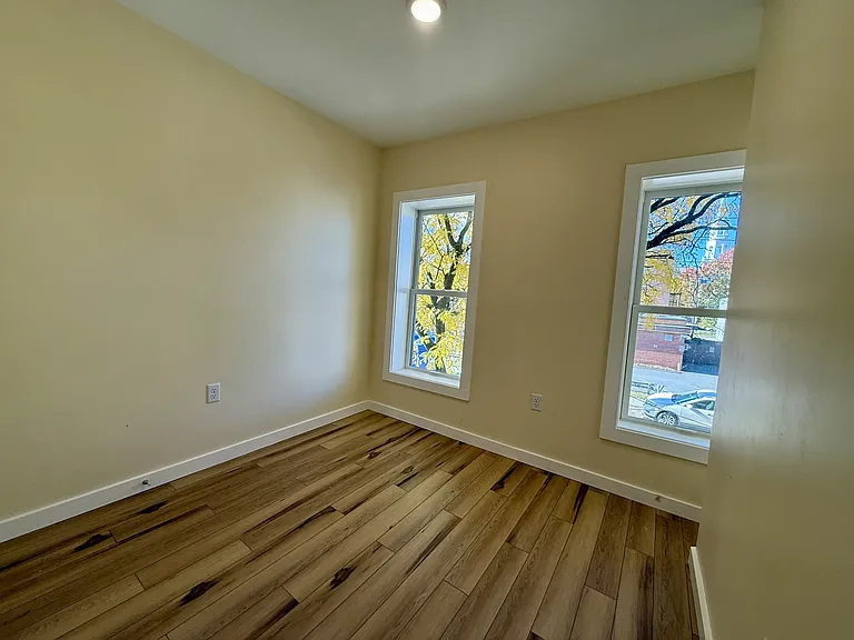 6 1/2-1/2 N Winooski Ave #14 — Photo 46