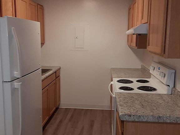 3rd image of 311 S Grand Ave APT 7