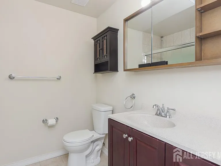 208 Sunshine Ct — Photo 19