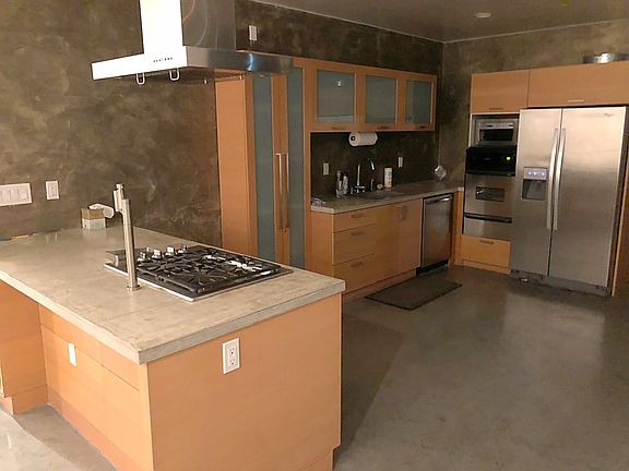 2nd image of 116 E Yanonali St APT F2