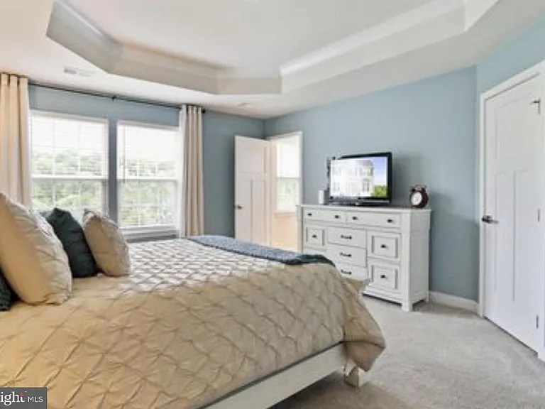 211 Ontario Dr — Photo 13