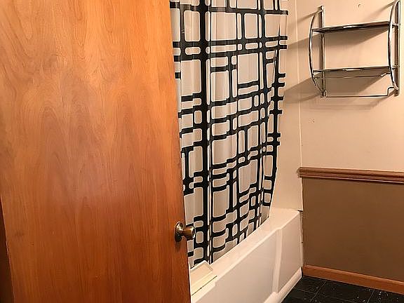 3rd image of 419 N St NW