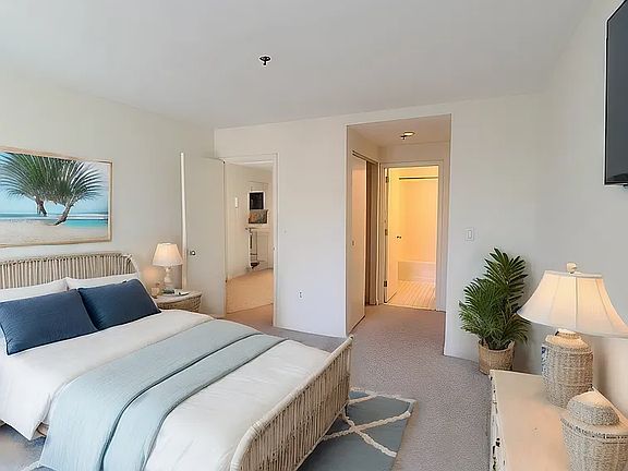 4th image of 950 Massachusetts Ave APT 314