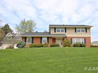 300 Gillman Ave, Washington, IL 61571