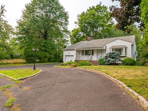 3rd image of 1598 Springfield Ave (1600)