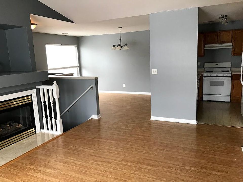 Living room , Dining room, Kitchen entry