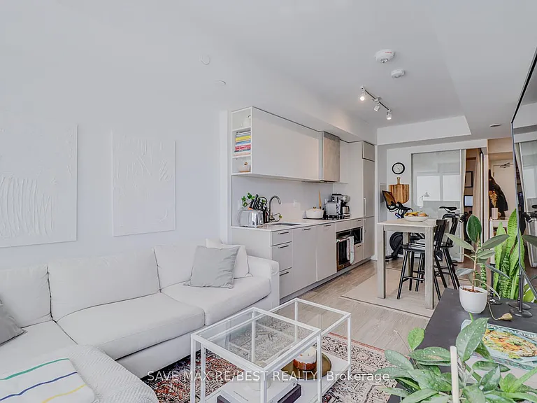 19 Western Battery Rd #2810 — Photo 16