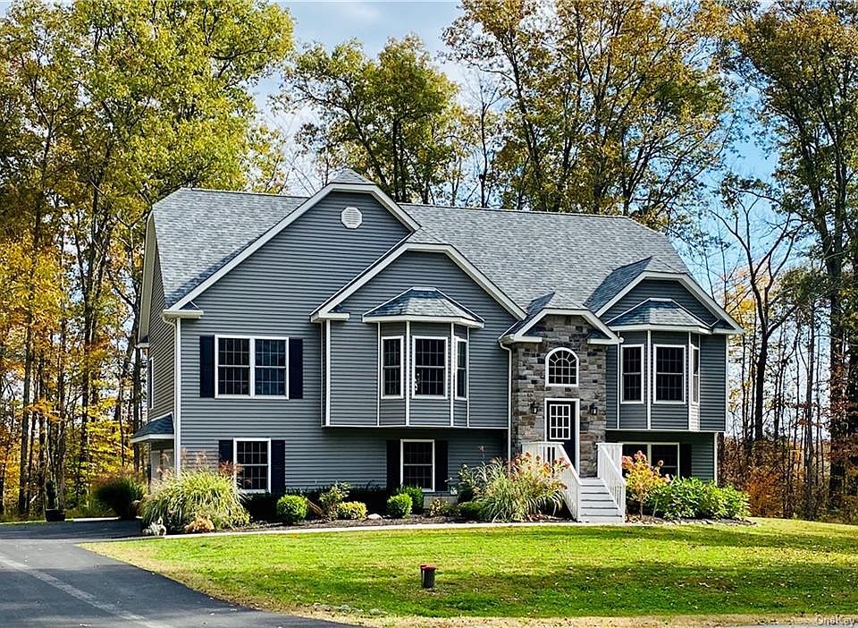 1st image of 22 Abigail Ct