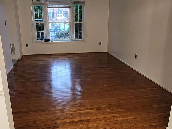 Main Level - Living Room