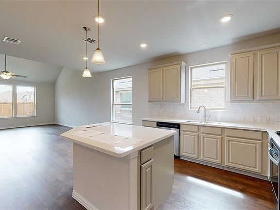 3rd image of 9709 Creekmere Dr