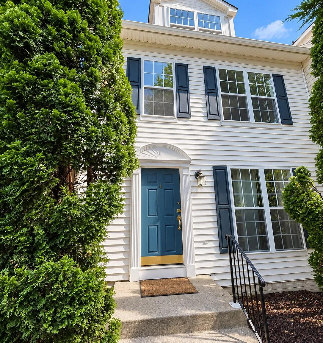 3 bed, 2.5 bath, 1572 sqft, $2,900 — Photo 1