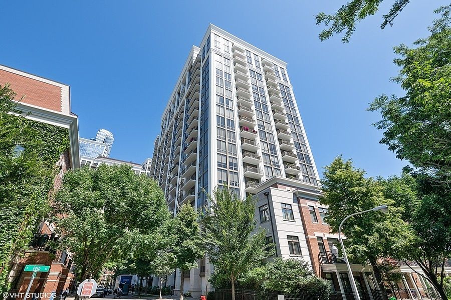 1st image of 1335 S Prairie Ave Unit 810
