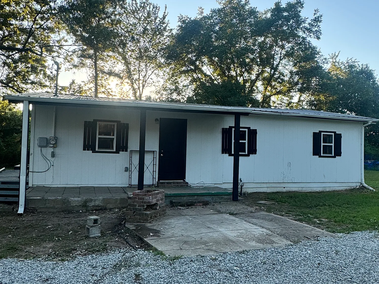 3 bed, 1.5 bath, $1,300 — Photo 1