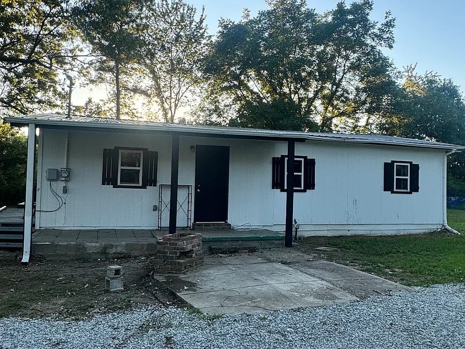 304 Dr A C Jenrette St