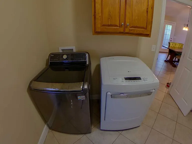 1048 Highland Ridge Dr — Photo 17