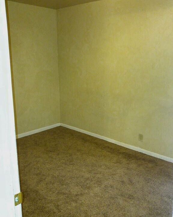 2nd image of 12826 Elm St #1