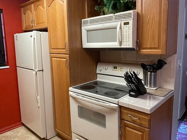 421 NE 1st St #219 — Photo 4