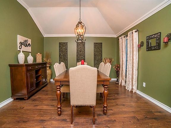 4th image of 4044 Summerhill Ln