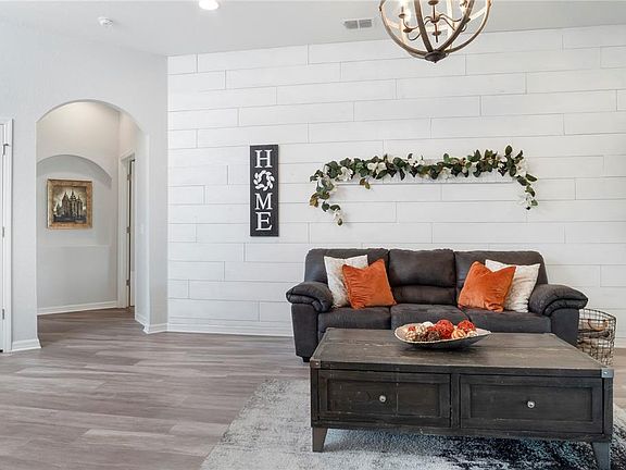 5th image of 1348 Evergreen Park Cir