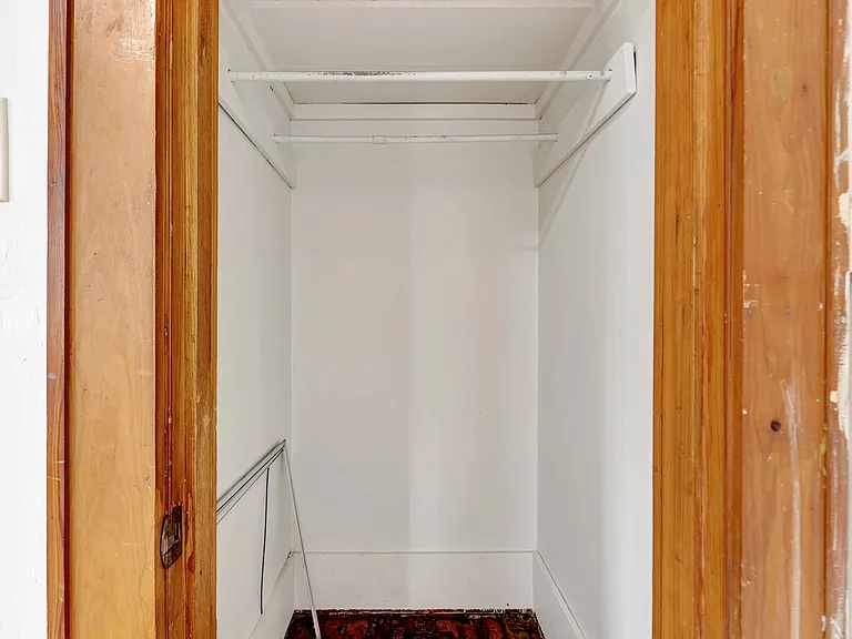 Peak Apartments — Photo 9