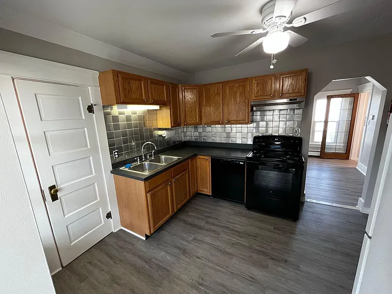 817 N Main St #B — Photo 10