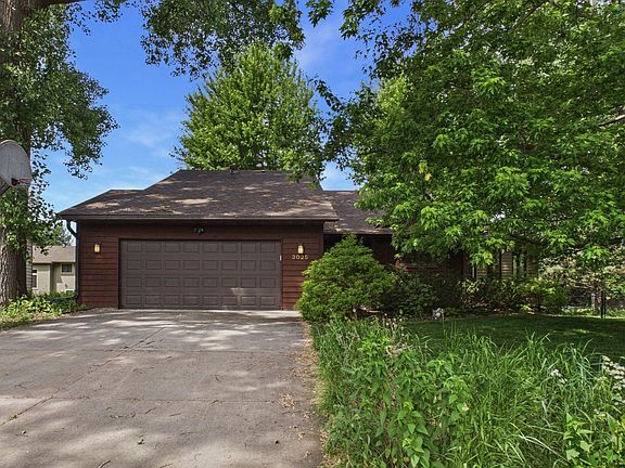 3rd image of 3025 Thunder Bay Rd