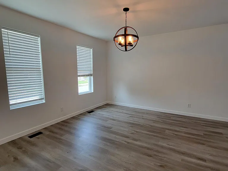 4129 Concordia Ave — Photo 6