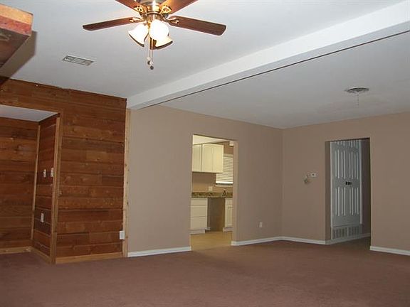 3rd image of 4864 Salem Dr