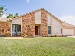1028 Pruett Dr, Edmond, OK 73003
